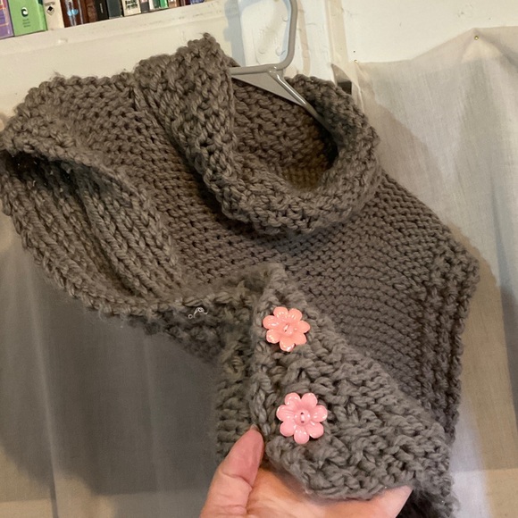 Gray/olive green very soft lightweight chunky sweater vest - Picture 3 of 7